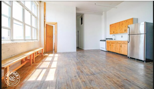 Foto principal - 384 Troutman St