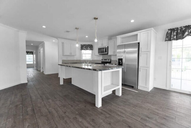 Foto del edificio - 3128 Walden Shores Blvd