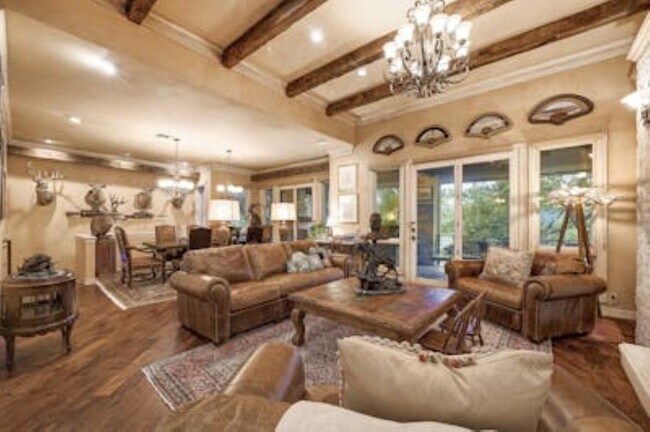 Foto del edificio - 2305 Barton Creek Blvd