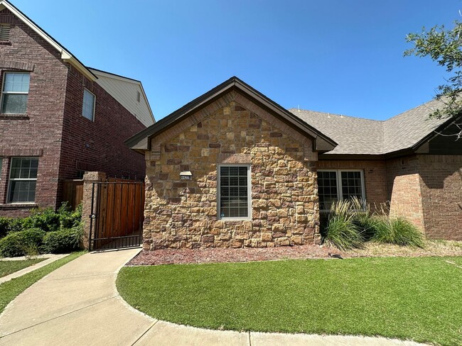 Building Photo - 4422 105th St