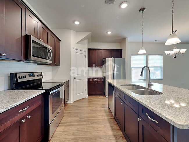Building Photo - 219 Dogwood Cir