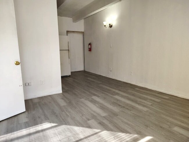 Foto del edificio - 5261 Alhambra Dr