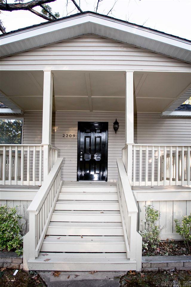 Building Photo - 2209 S Tyler St