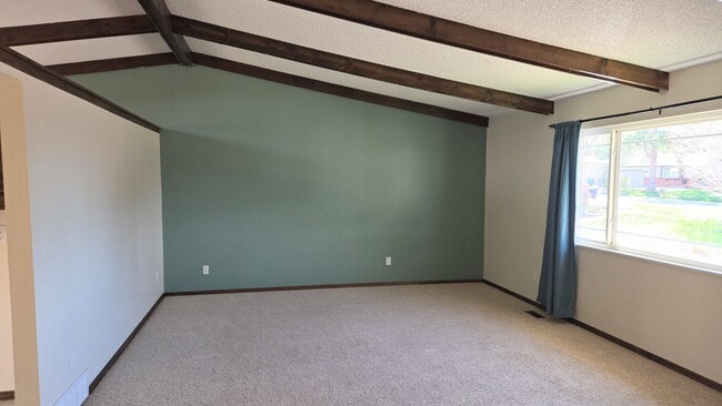 Building Photo - 2980 Roche Dr S