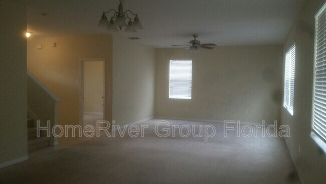 Foto del edificio - 7205 Cedarcrest Blvd