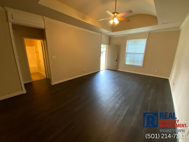 Building Photo - 7503 Royal Oaks Dr