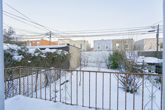 Building Photo - 3123 42nd St