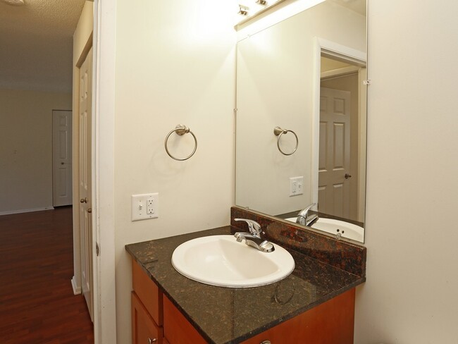 Interior Photo - Granite Falls at Silver Lake-2130