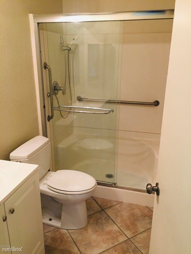 Building Photo - 4 br, 2 bath House - 1233 East Mission Lan...
