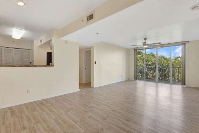 Foto del edificio - 529 E Sheridan St