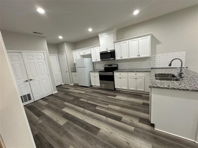 Foto del edificio - 11682 State Hwy 64