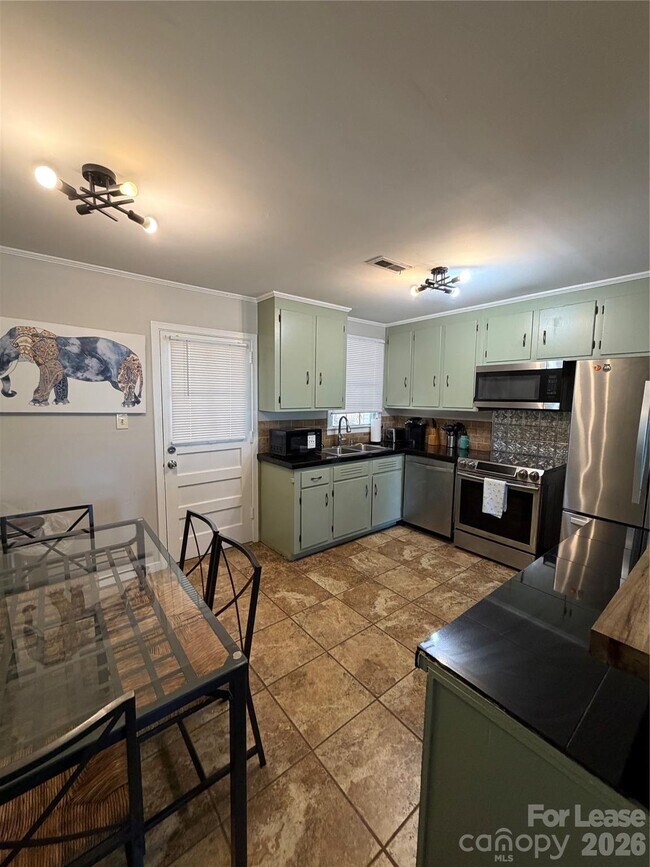 Foto del edificio - 4609 Connecting Rd