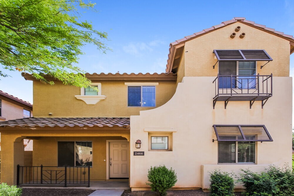 Foto principal - 2466 E Vermont Dr