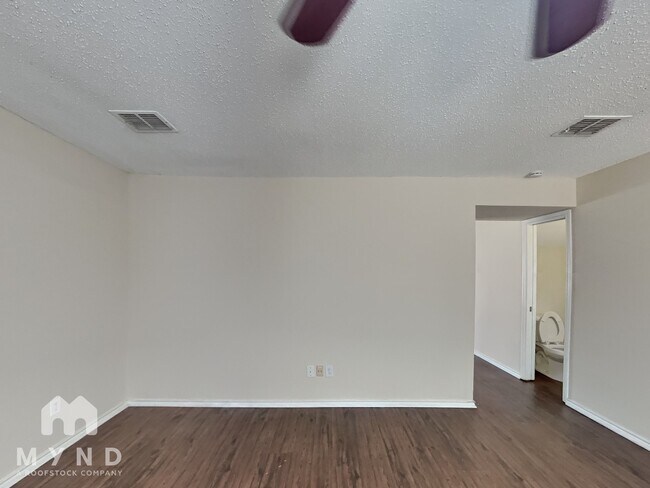Foto del edificio - 316 Willow Oak Dr
