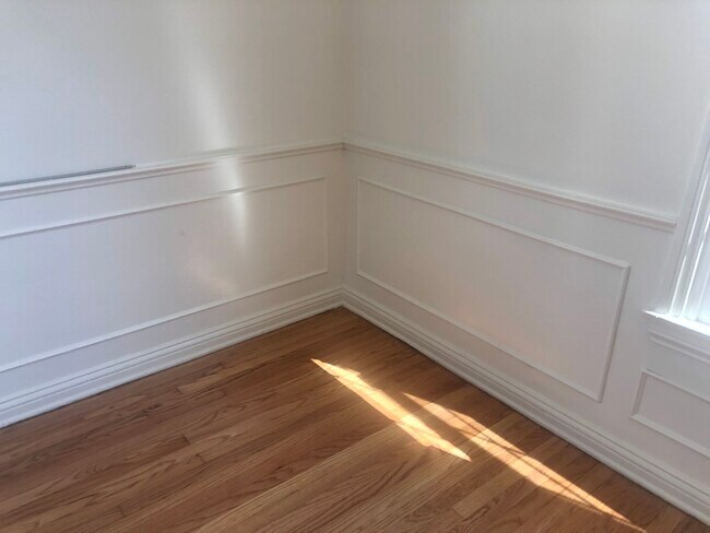 Building Photo - 609 Midvale Ave