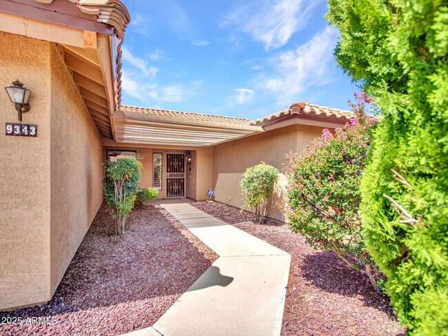 Building Photo - 9343 W Escuda Dr