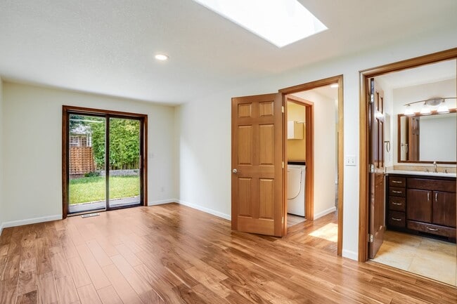 Building Photo - Beautiful 3 Bed, 2 Bath Rental Home in Sun...