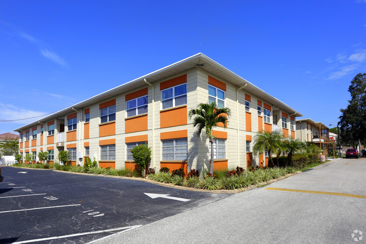 Foto principal - 433 53rd Ave N