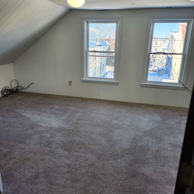 Building Photo - 23 Brook St