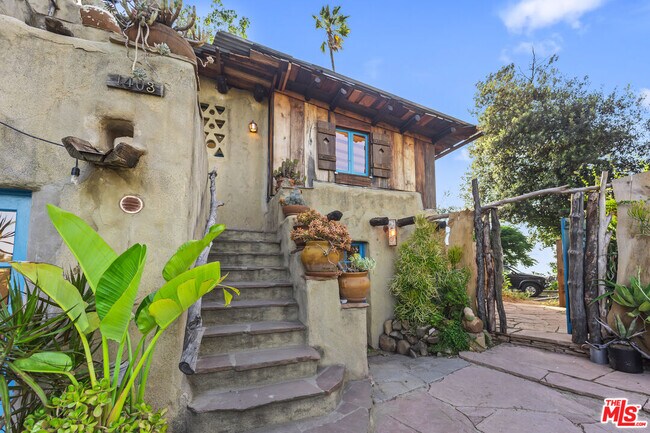 Building Photo - 1403 Avon Park Terrace