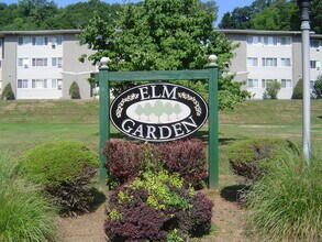 Building Photo - 301 S Elm St