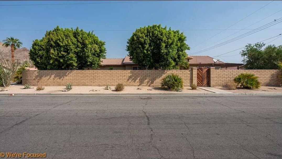 Primary Photo - 51740 Avenida Carranza