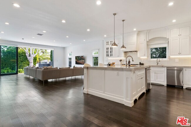 Foto del edificio - 1166 Beverwil Dr