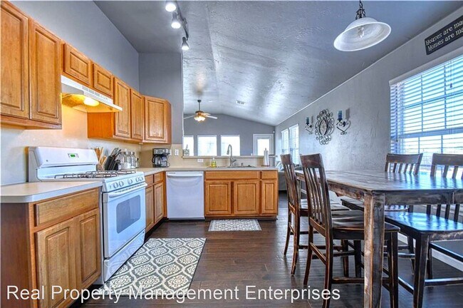 Building Photo - 3 br, 2 bath House - 10313 Plymouth Ct