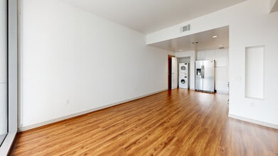 Interior Photo - 3033 Wilshire