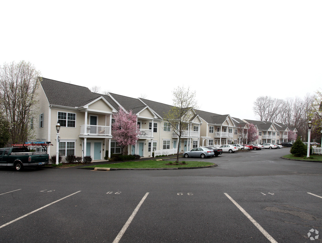 Primary Photo - The Village at Hunter's Ridge