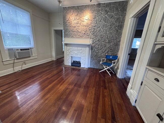 Foto del edificio - 114 NE Tuscawilla Ave