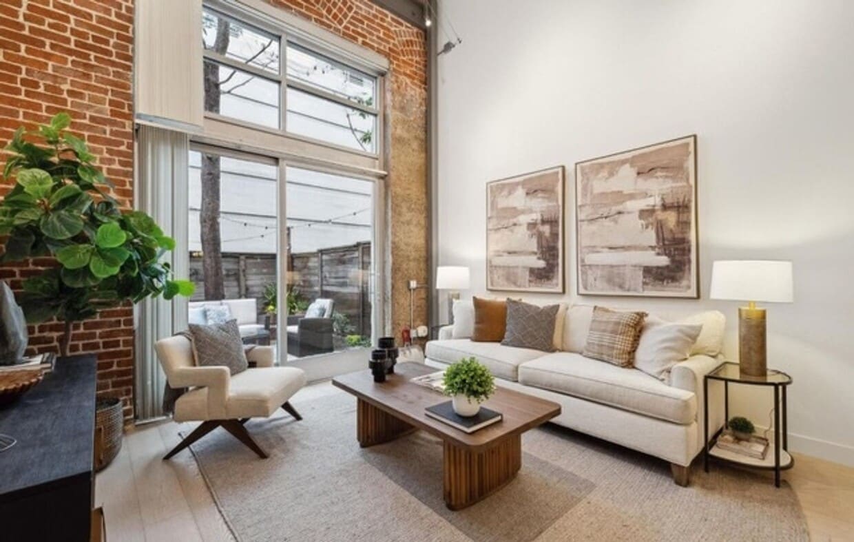 Primary Photo - Historic Brick and Timber Live/Work Loft 1...