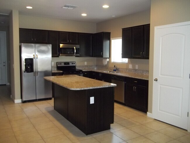 Building Photo - Beautiful Home in Gated Community