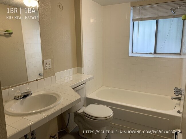 Foto del edificio - 1148 N Washington St