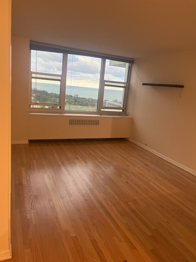 Building Photo - 4250 N Marine Dr
