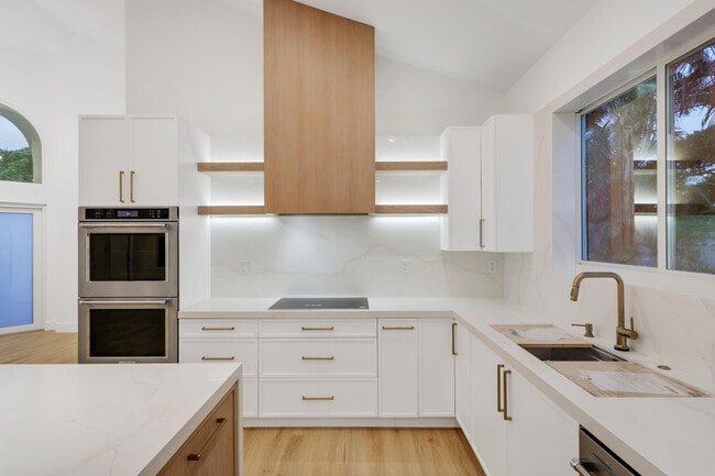 Building Photo - 5537 NW 21st Way