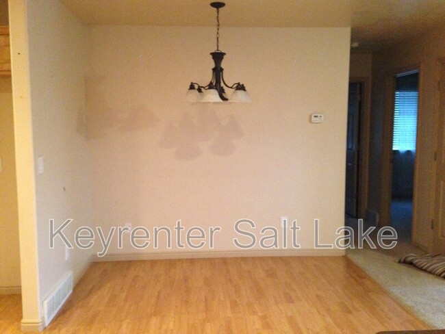 Building Photo - 11637 S Kestrel Rise Rd