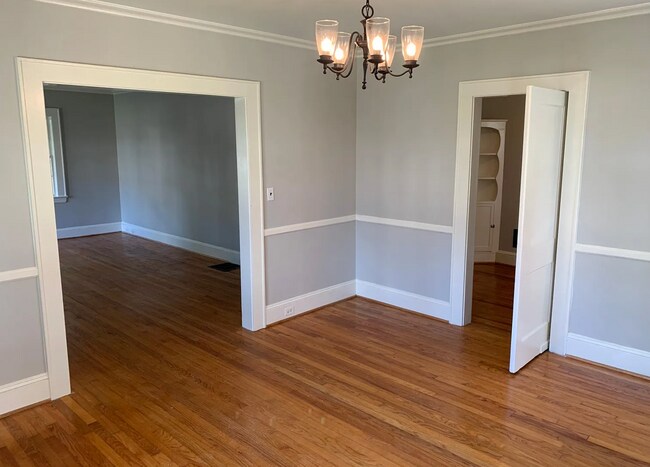 Foto del edificio - 2146 McClintock Rd