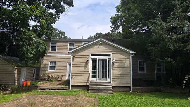 Foto del edificio - 337 Wheeler Rd