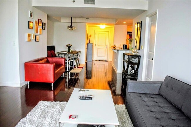 Foto del edificio - 3338 Peachtree Rd NE