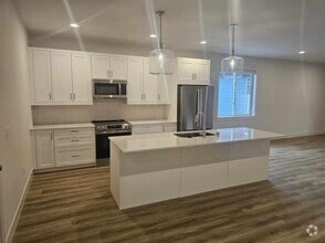 Building Photo - 4616 Ravenwood Dr