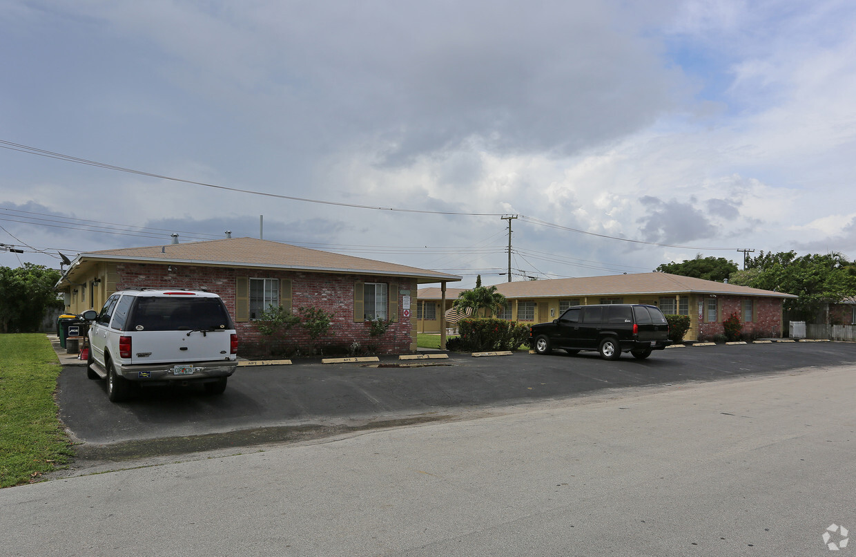 Primary Photo - Mex-Rico Apartments