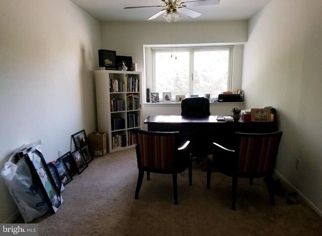 Building Photo - 14 Penny Ln