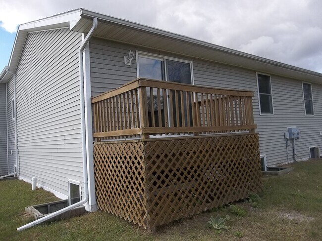 Building Photo - 1023 S Crapo St