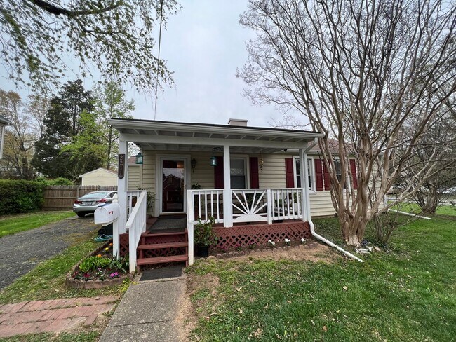 Building Photo - Delightful 1 Level 4 Bedroom Home On Exten...