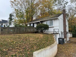 Building Photo - 507 Baker St