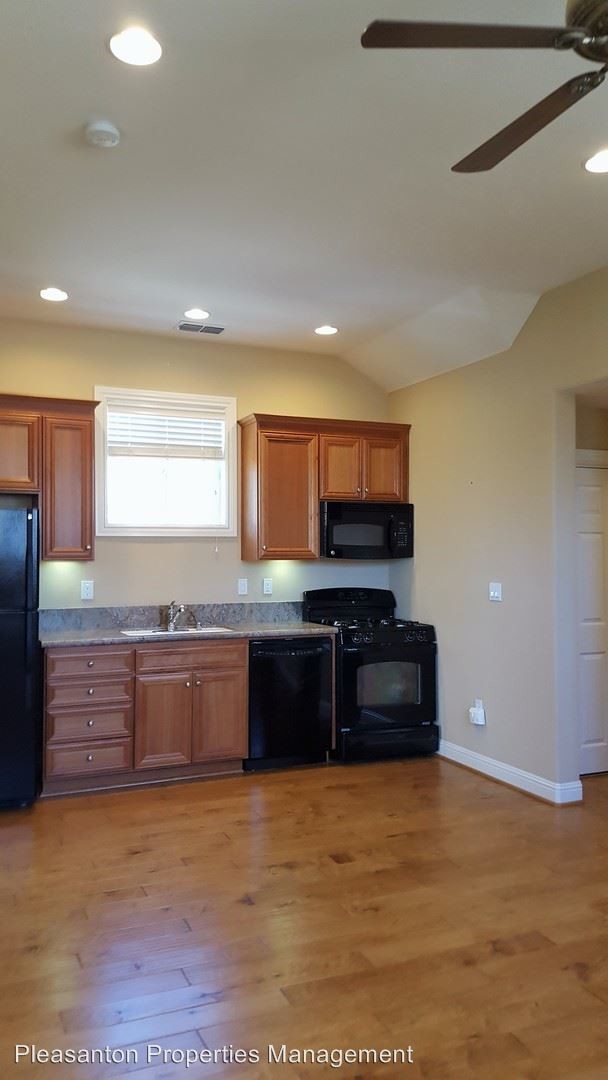 Building Photo - 2327 Vineyard Heights Ln
