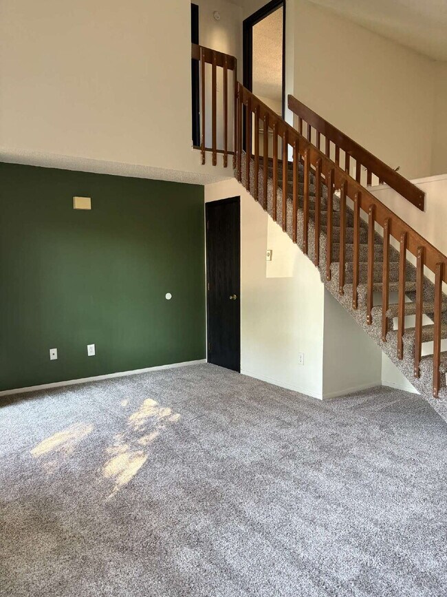 Foto del edificio - 2 bedroom duplex - Bennett