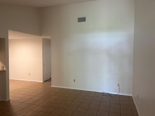 Foto del edificio - 1911 Gracy Farms Ln