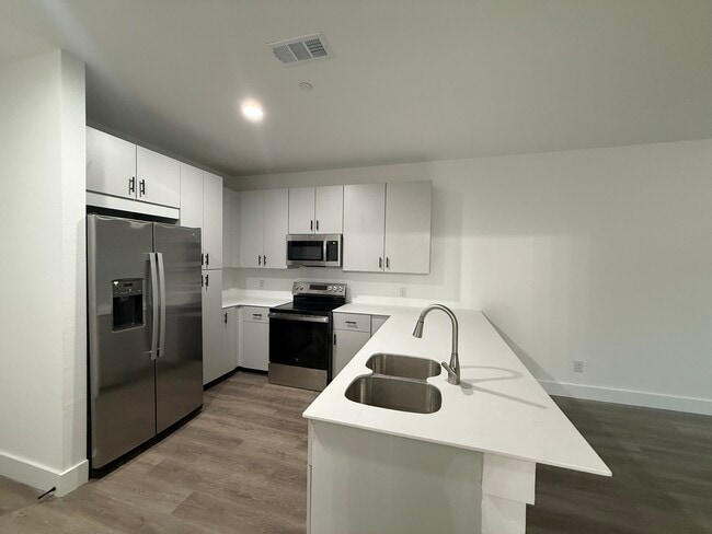 Building Photo - Pin Oaks Apartments